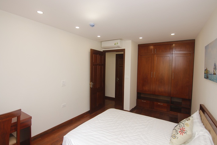 Service one bedroom apartment for rent near Lotte tower, Ba Dinh district, Ha Noi